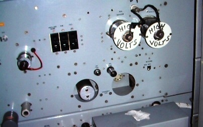 Audio on the left,
RF on the right,<br>
lower is a single crystal oscillator in bright can